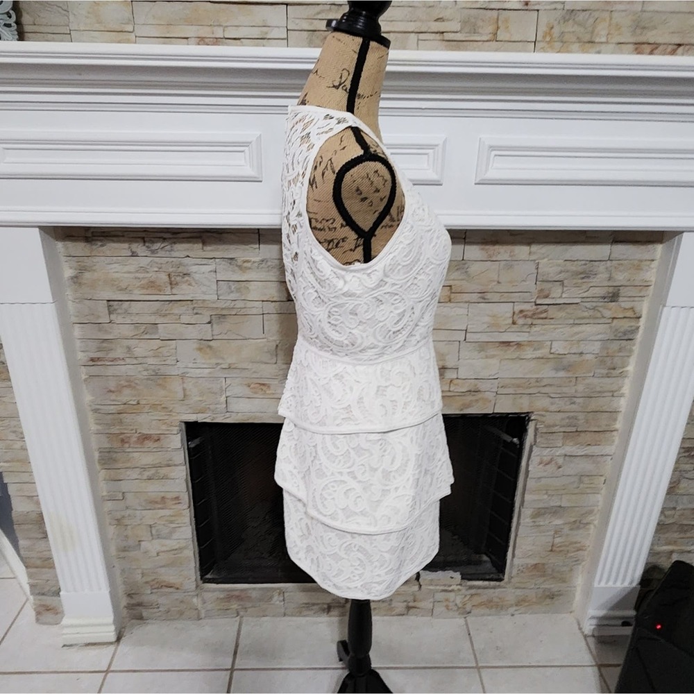 BCBGMAXAZRIA Ivory Sleeveless lace overlay sheer back‎ mini party dress size 8 - Picture 3 of 9
